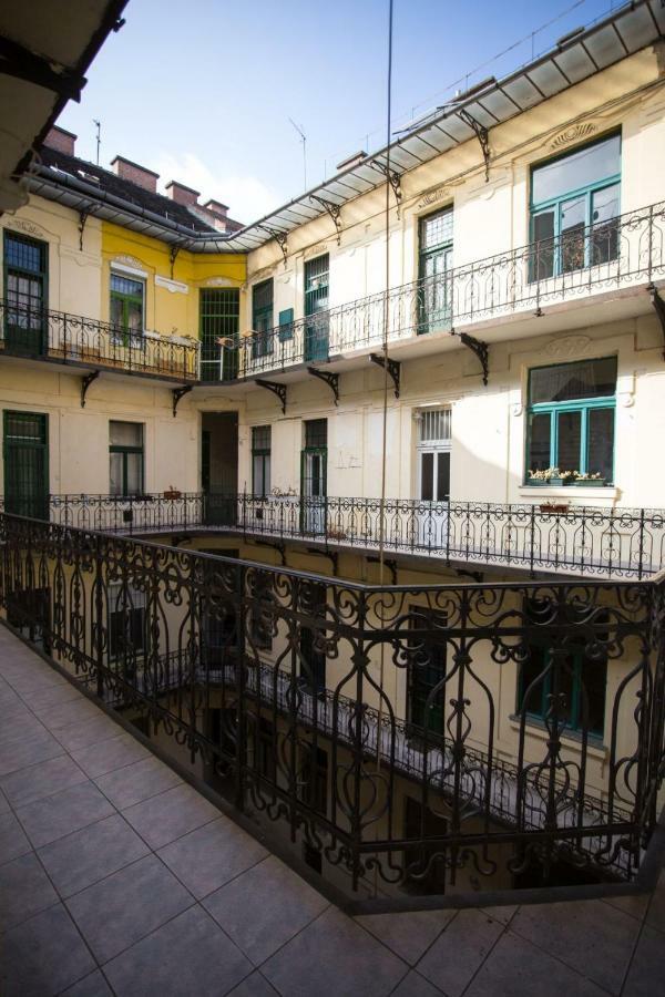 Izabella Vintage Style Apartamento Budapest Exterior foto